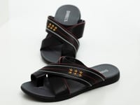 حذاء شرقي مطرز اسود