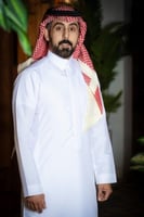 شماغ أشبيل أحمر غامق خطوط بيج