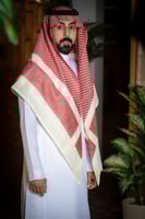 شماغ أشبيل أحمر غامق خطوط بيج