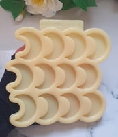 قالب سيليكون شكل هلال مكرر مقاس ٤ سم في ٢ سم لامع