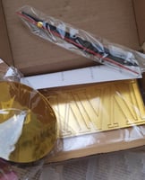 ماكينة ساعة ذهبي مع العقارب و الارقام اللاتينة لون...