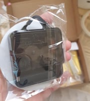 ماكينة ساعة ذهبي مع العقارب و الارقام اللاتينة لون...