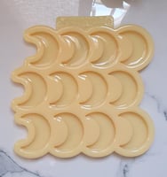 قالب سيليكون شكل هلال مكرر مقاس ٤ سم في ٢ سم لامع