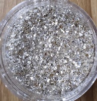 رقائق جلتر فضية علبه حجم 50 مللي