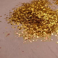 رقائق جلتر ذهبي عبوة 50 مللي