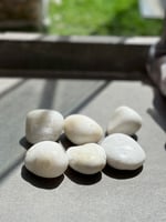 حجر زينة ابيض لميع كبير عبوة 10 كيلو