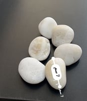 حجر زينة ابيض لميع كبير عبوة 10 كيلو