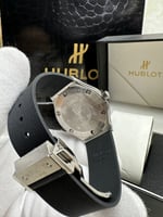 ساعة هوبلت اسود نسائية