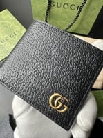 محفظة قوتشي اسود