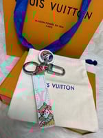 ميدالية دبدوب بيضا