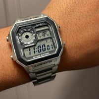 ساعة العالم