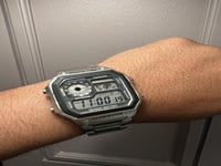 ساعة العالم