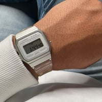 ساعة كاسيو ابيض