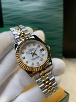 ساعه نسائيه