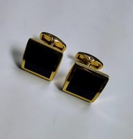 Cufflinks أزرار أكمام