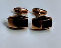 Cufflinks أزرار أكمام