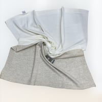 بطانيه من التريكو الناعم لونين