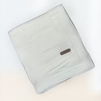 بطانيه من التريكو علي رسم مربعات