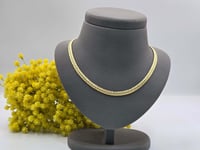 عقد + أسوارة