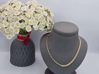 عقد + أسوارة