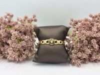 اسواره فرزاتشي