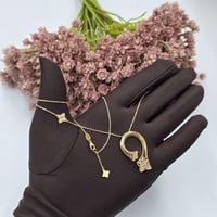 عقد روبرتو كوين