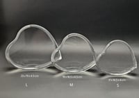 مجسم قلب كريستال محفور بتقنية ثنائي الابعاد