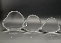 مجسم قلب كريستال مائل