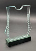 درع زجاج سنابل قاعدة رخامية