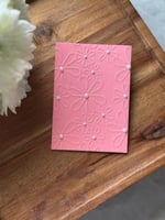 كرت تهنئة بورود بارزة ولؤلؤ - Jun 25