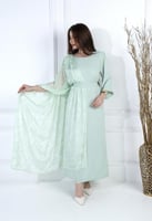 جلابية مطرزة بطراز هندي