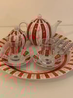 طقم شاي تراثي احمر