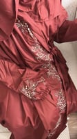 عنابي غامق