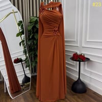 فستان وهج النحاس