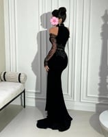 فستان سهرة أسود بقصة ضيقة مع أكمام دانتيل وتطريز ف...