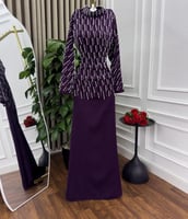 فستان أرجوان اللؤلؤ