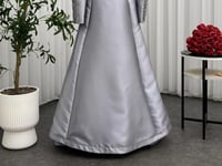 فستان بريق الفضة