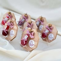 توزيعات عيد - توزيعات مناكير بقاعدة خشبية