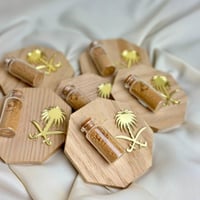 توزيعات اليوم الوطني السعودي - بن سعودي بقاعدة خشب...