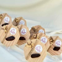 توزيعات عيد - توزيعات كسرة عود بقاعدة خشبية