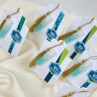 توزيعات نحلم ونحقق94 - مسك بخاخ بقاعدة اكريليك - 1...