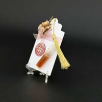 توزيعات عود بخاخ بقاعدة اكريليك - 12 حبة