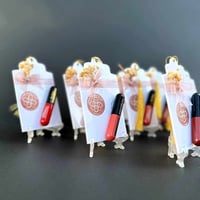 توزيعات روج بقاعدة اكريليك - 12 حبة