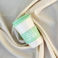 مق كوب قهوة مع كتابة الاسم