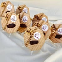 توزيعات عيد - توزيعات كسرة عود بقاعدة خشبية