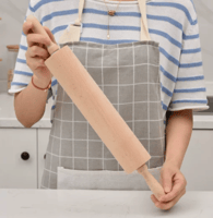 أداة فرد العجين اليدوية الخشبية