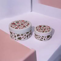 مطابق شالكي أبيض من اواني ماس