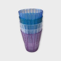 كاسات عصير ملون