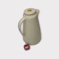 ترمس عازل ابيض بلمسة ذهبية