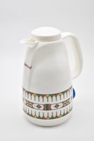 ترمس شاي وقهوة بطابع تراثي يعكس الأصالة والعراقة